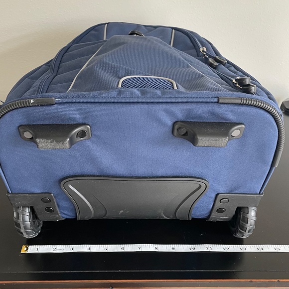 High Sierra Freewheel Wheeled Laptop Backpack, True Navy, 20.5 x 13.5 x 8-Inch - Picture 5 of 14